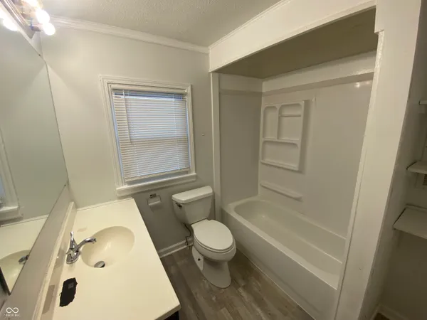 $1,400 | 410 North 20th Avenue, Beech Grove, IN 46107