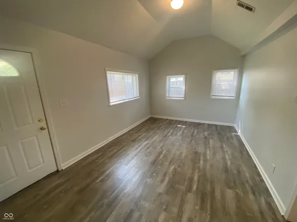 $1,400 | 410 North 20th Avenue, Beech Grove, IN 46107