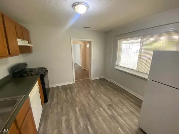 $1,400 | 410 North 20th Avenue, Beech Grove, IN 46107