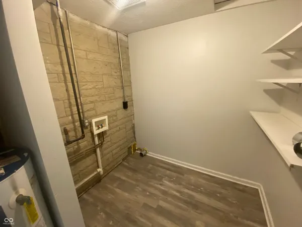 $1,400 | 410 North 20th Avenue, Beech Grove, IN 46107