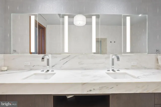 $3,975,000 | 300 International Drive, Unit 2201, Baltimore, MD 21202