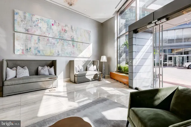 $3,975,000 | 300 International Drive, Unit 2201, Baltimore, MD 21202