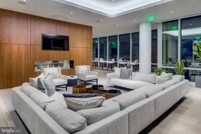 $3,975,000 | 300 International Drive, Unit 2201, Baltimore, MD 21202