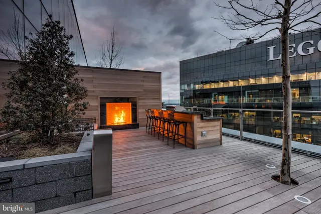 $3,975,000 | 300 International Drive, Unit 2201, Baltimore, MD 21202