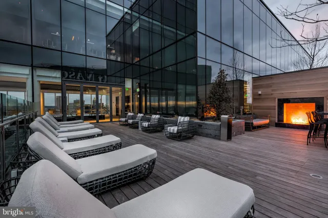 $3,975,000 | 300 International Drive, Unit 2201, Baltimore, MD 21202