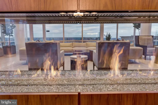 $3,975,000 | 300 International Drive, Unit 2201, Baltimore, MD 21202