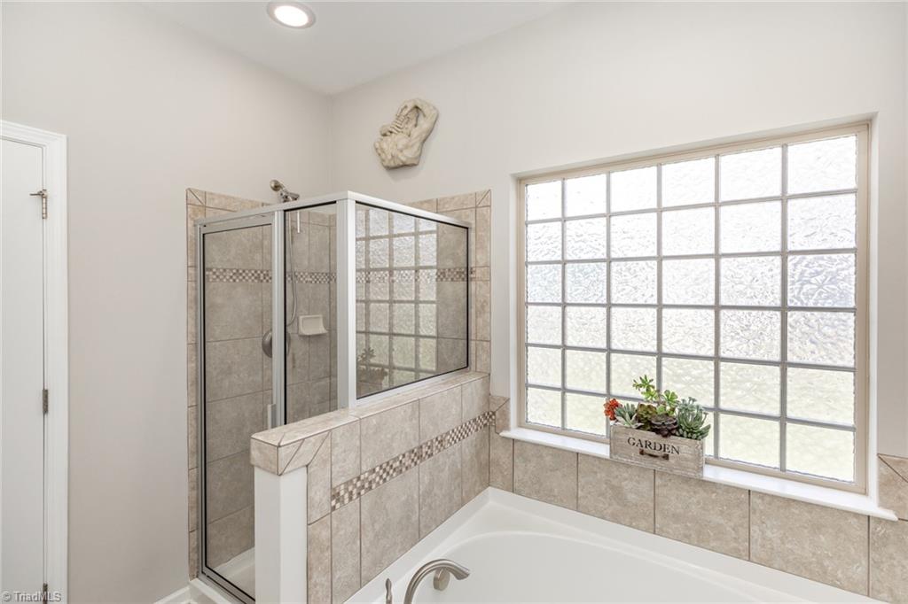 3407 Lamplight Way High Point, NC 27265 - Photo 29 of 47 Gallery Image 29