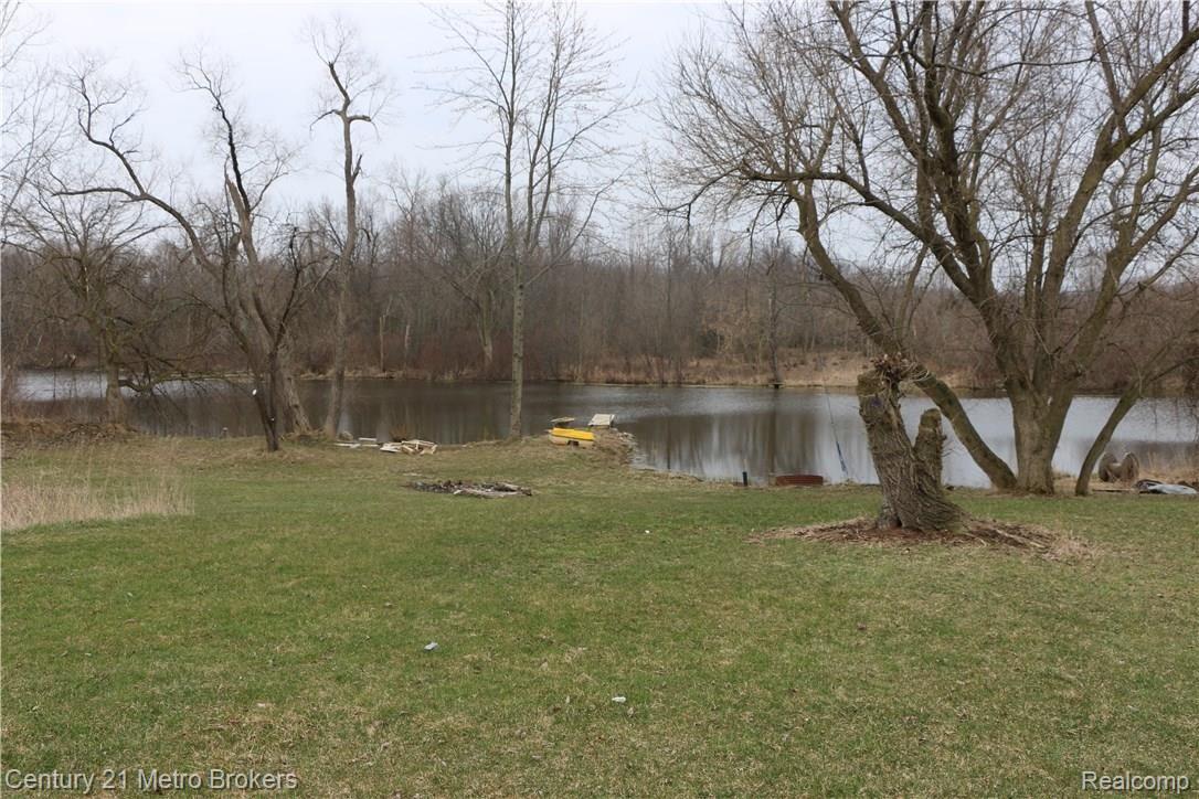 4211 Genesee Road Lapeer, MI 48446 - Photo 11 of 12 IMG_9114.JPG
