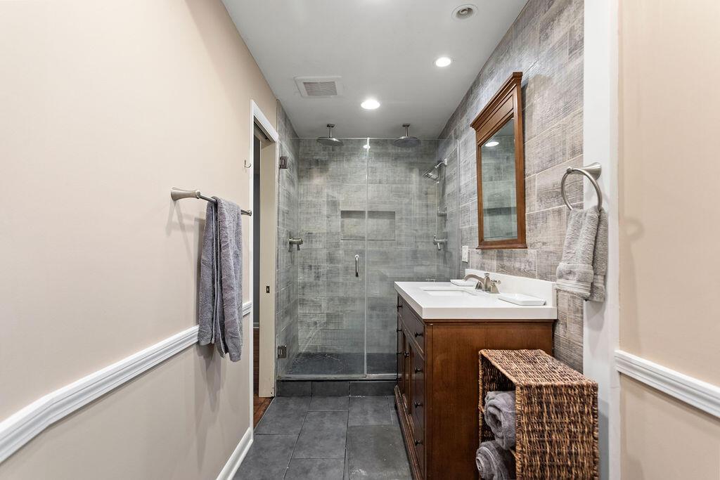 4700 Riverside Drive Columbus, OH 43220 - Photo 20 of 21 7G5A9177