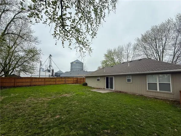 $235,000 | 315 West Street, Lathrop, MO 64465