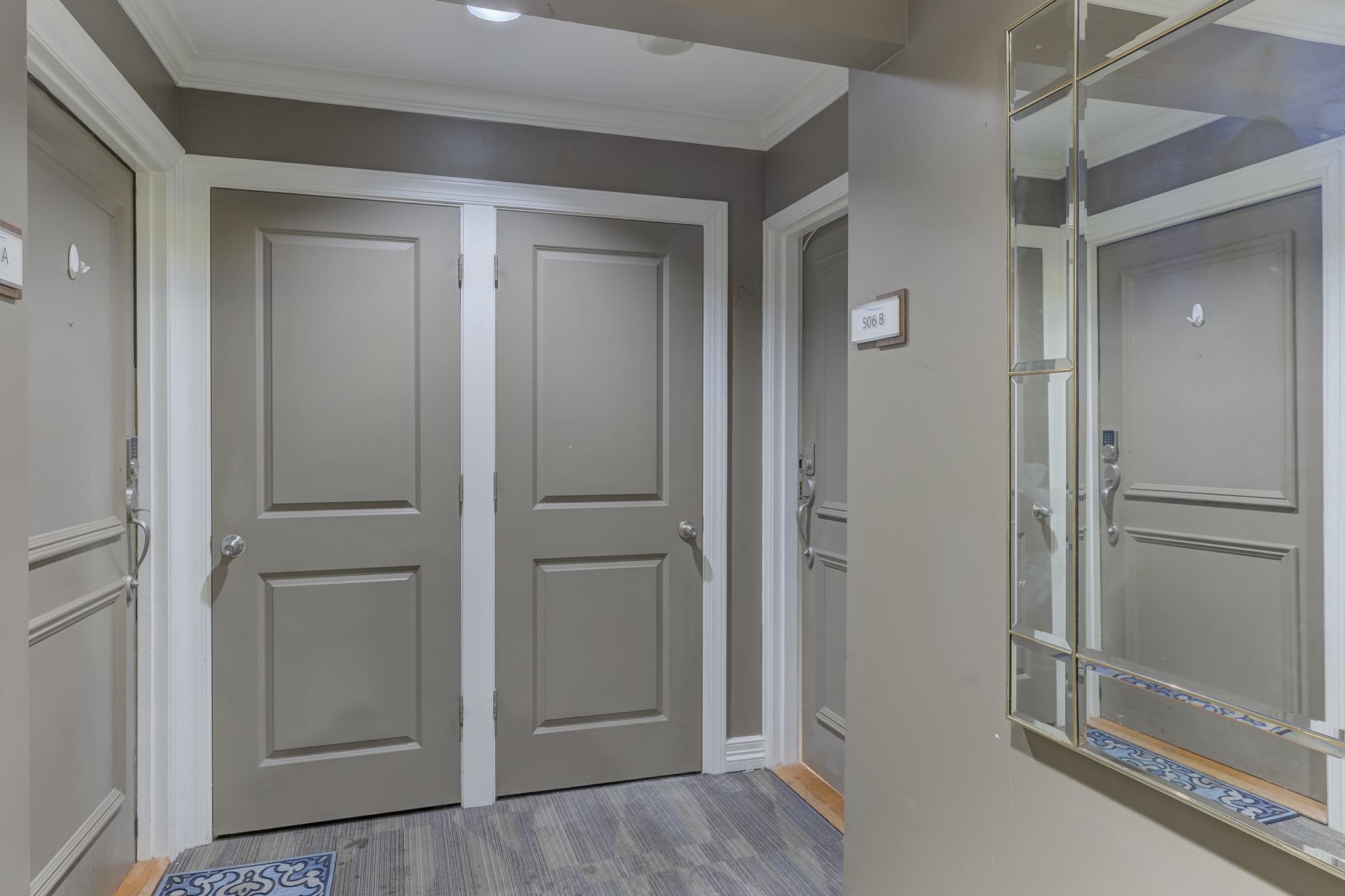 655 Riverside Drive, Unit 506B Memphis, TN 38103 - Photo 19 of 26 a bathroom with a shower