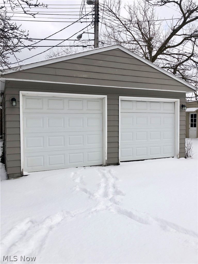 2103 Hampstead Road Cleveland Heights, OH 44118 - Photo 5 of 28