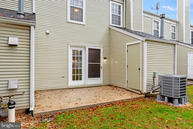 $1,950 | 2006 Wexford Road, Palmyra, PA 17078