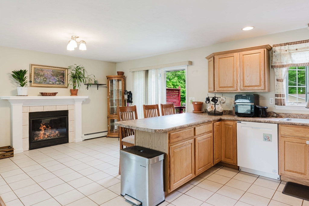 1241 Sharps Road Swansea, MA 02777 - Photo 6 of 20