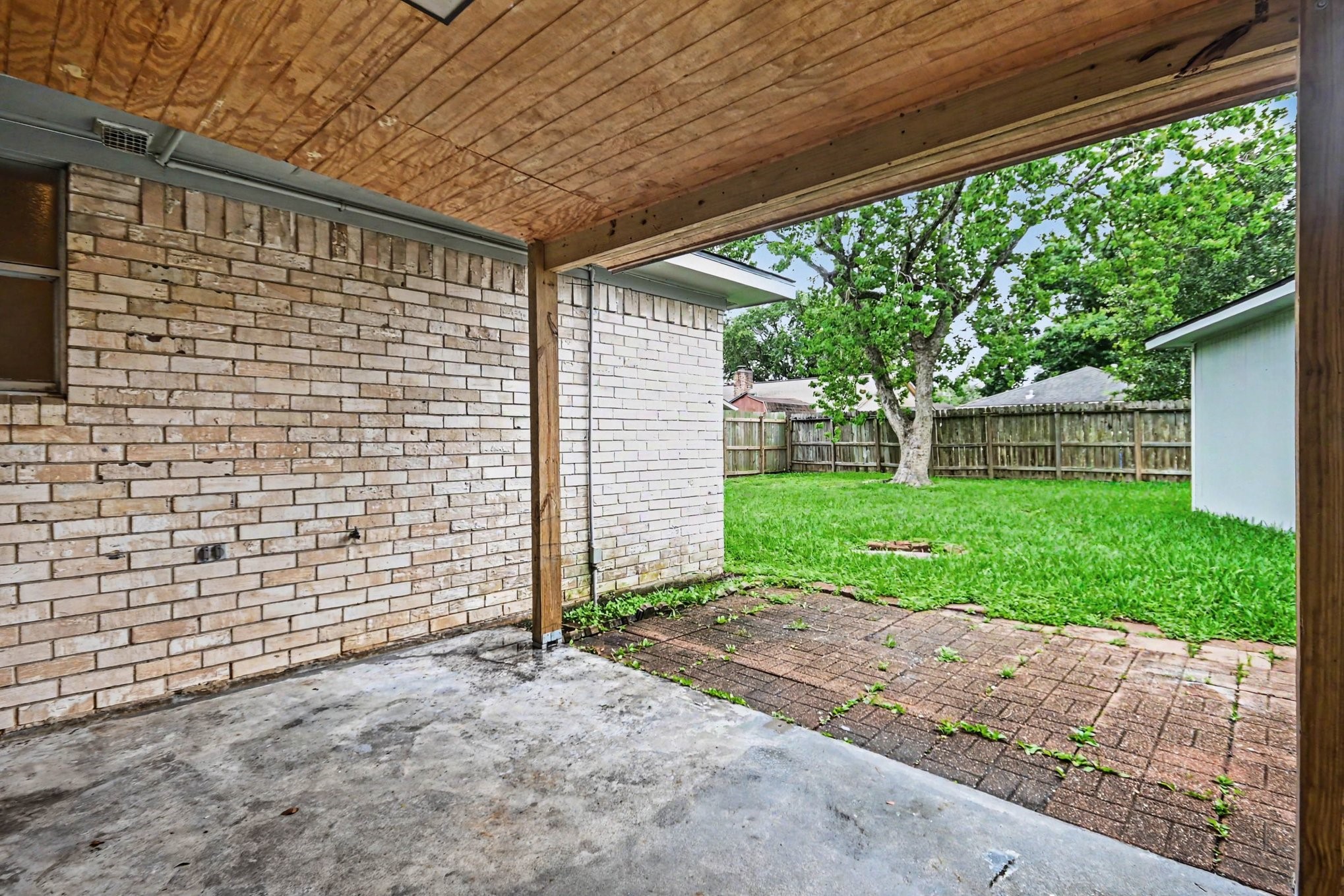 4306 Oneida Street Pasadena, TX 77504 - Photo 19 of 23 a front view of a house with a yard