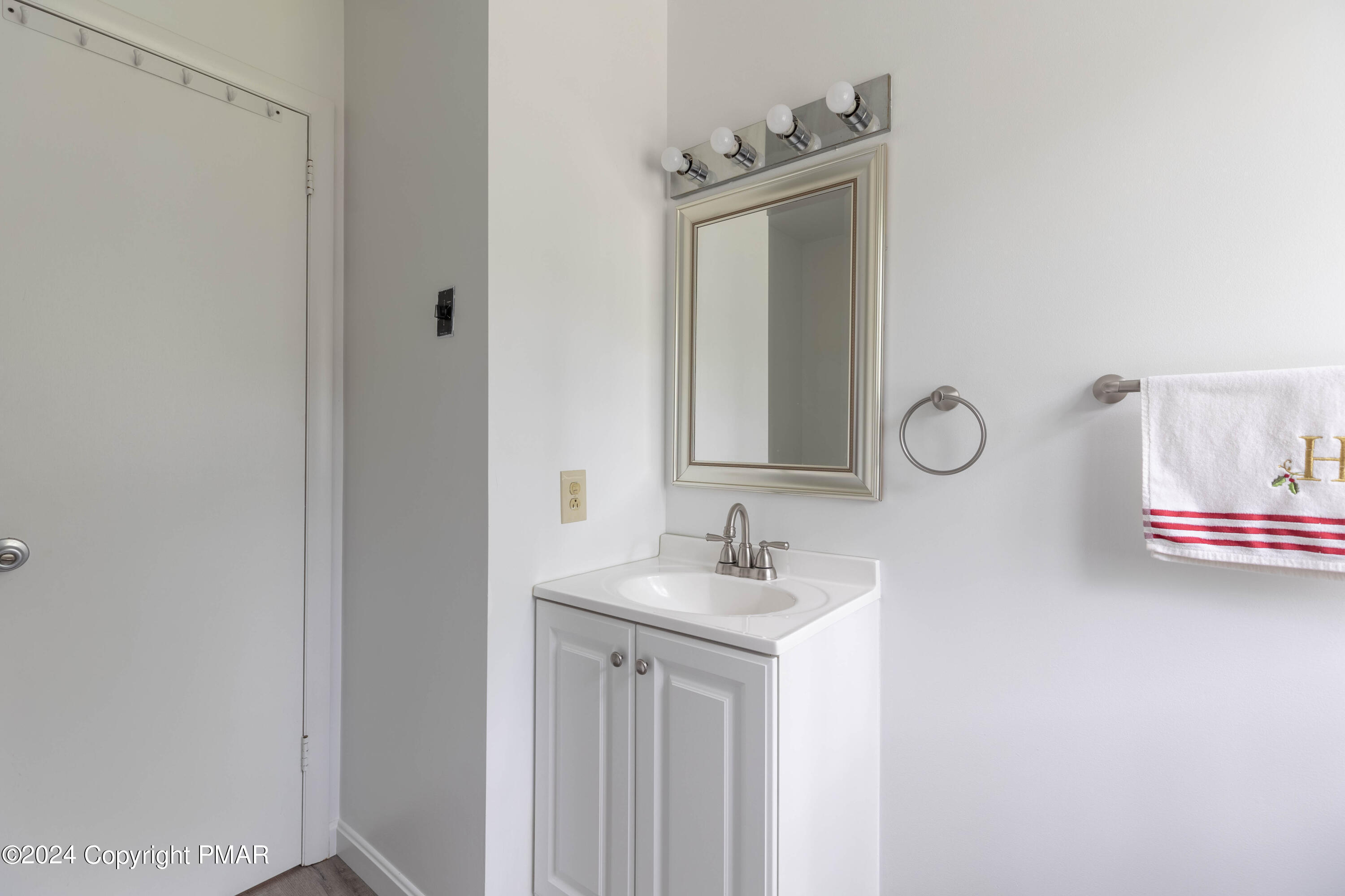 8143 Mayfair Road Tobyhanna, PA 18466 - Photo 14 of 46 First Floor-14