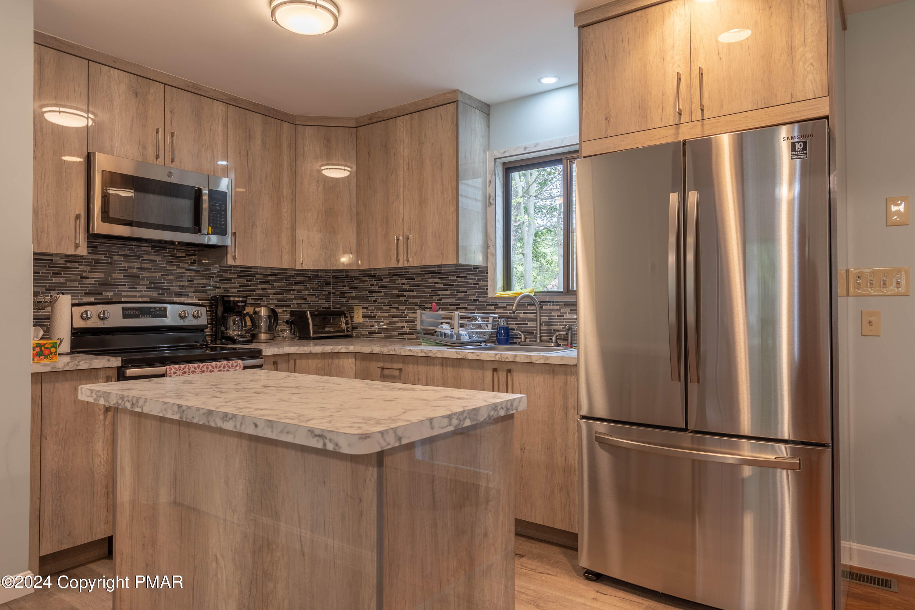 8143 Mayfair Road Tobyhanna, PA 18466 - Photo 7 of 46 First Floor-6