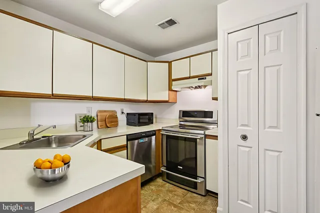 $237,500 | 20 Deer Run Court, Unit 514, Baltimore, MD 21227