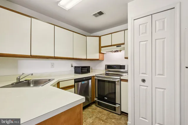 $237,500 | 20 Deer Run Court, Unit 514, Baltimore, MD 21227