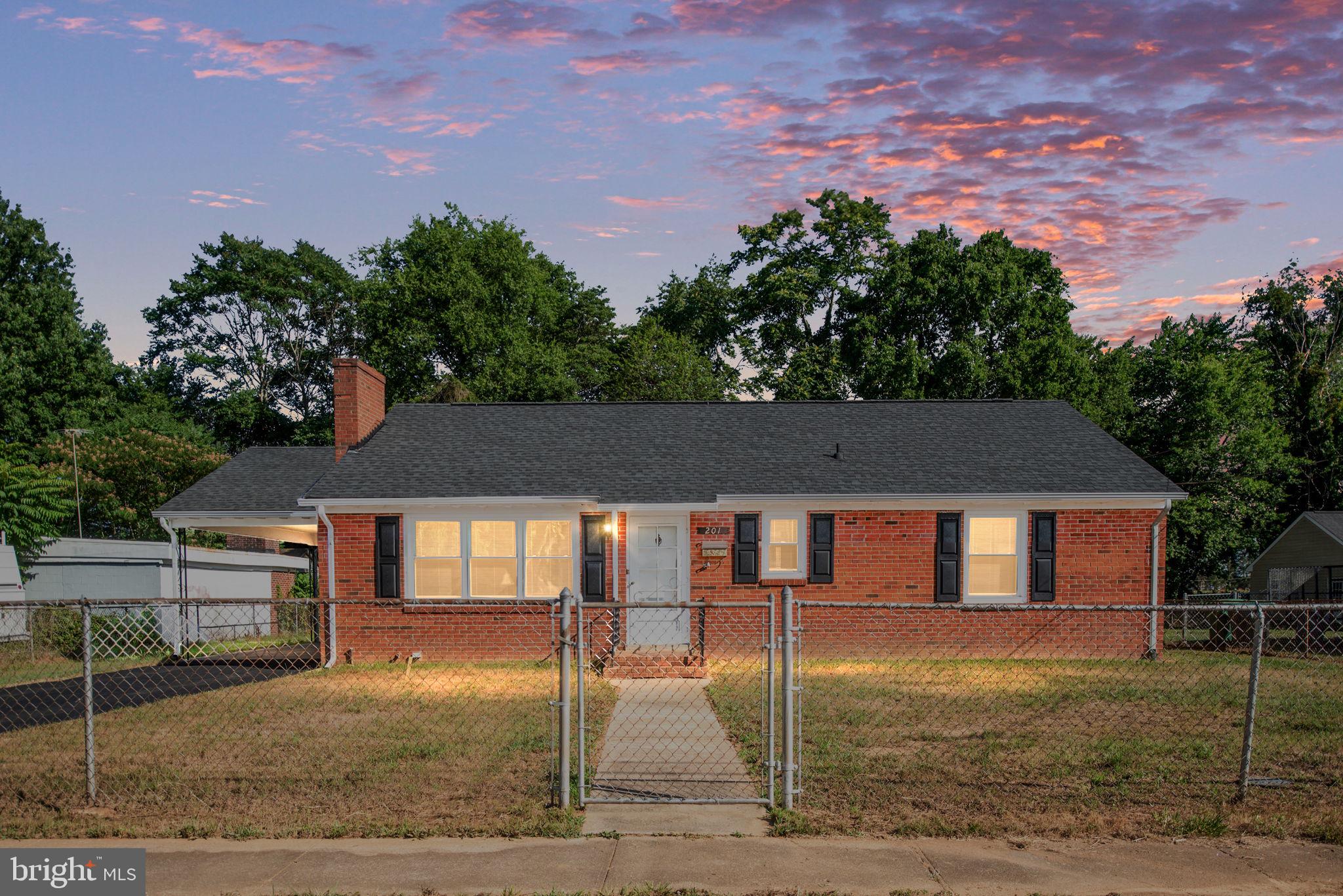 201 Rumford Road Fredericksburg, VA 22405 - Photo 2 of 49