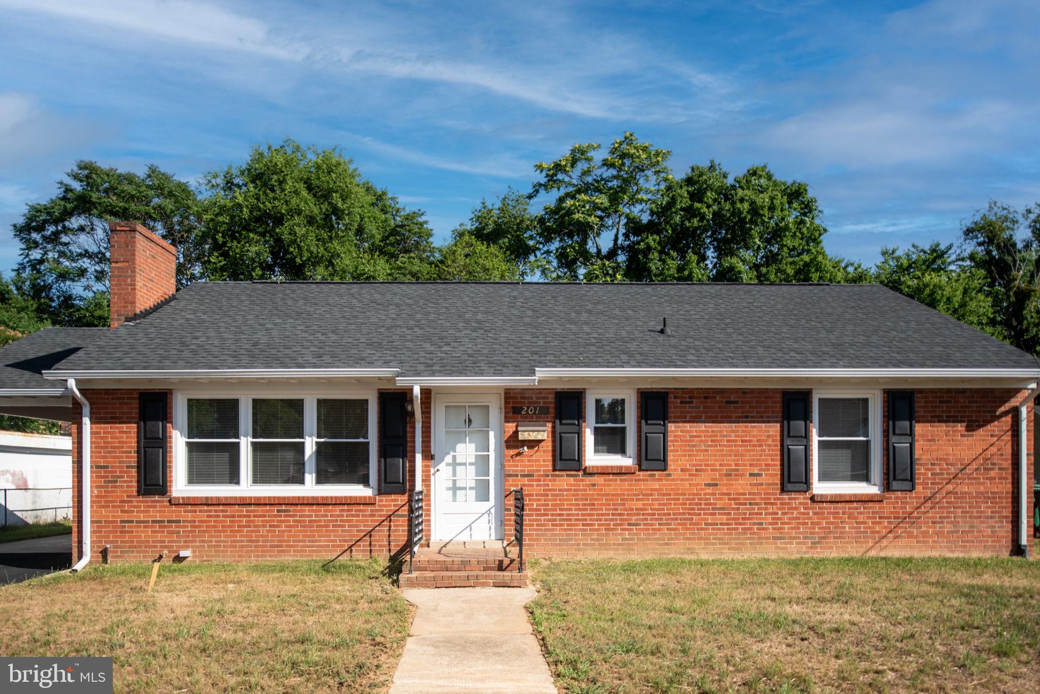 201 Rumford Road Fredericksburg, VA 22405 - Photo 3 of 49