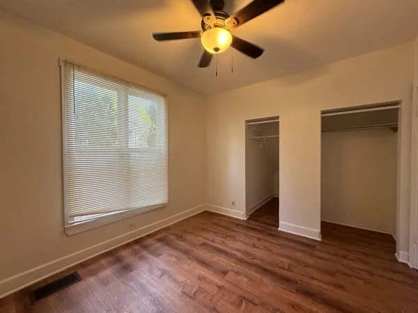 $1,200 | 370 Bent Street, Unit 1, Elgin, IL 60120