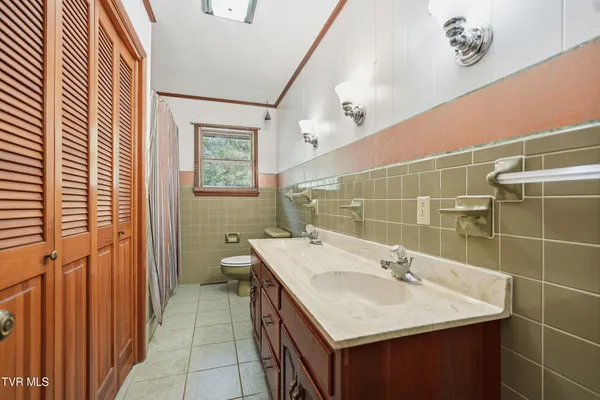 $238,000 | 220 Market Street, Clintwood, VA 24228