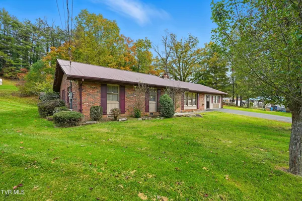 $238,000 | 220 Market Street, Clintwood, VA 24228