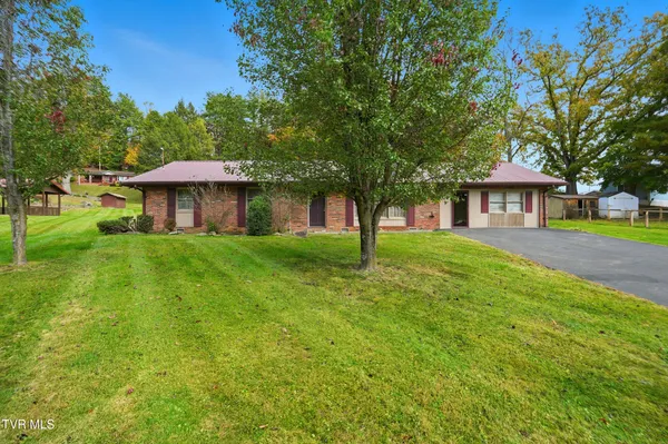 $238,000 | 220 Market Street, Clintwood, VA 24228