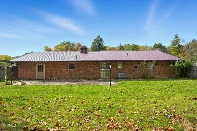 $265,000 | 220 Market Street, Clintwood, VA 24228