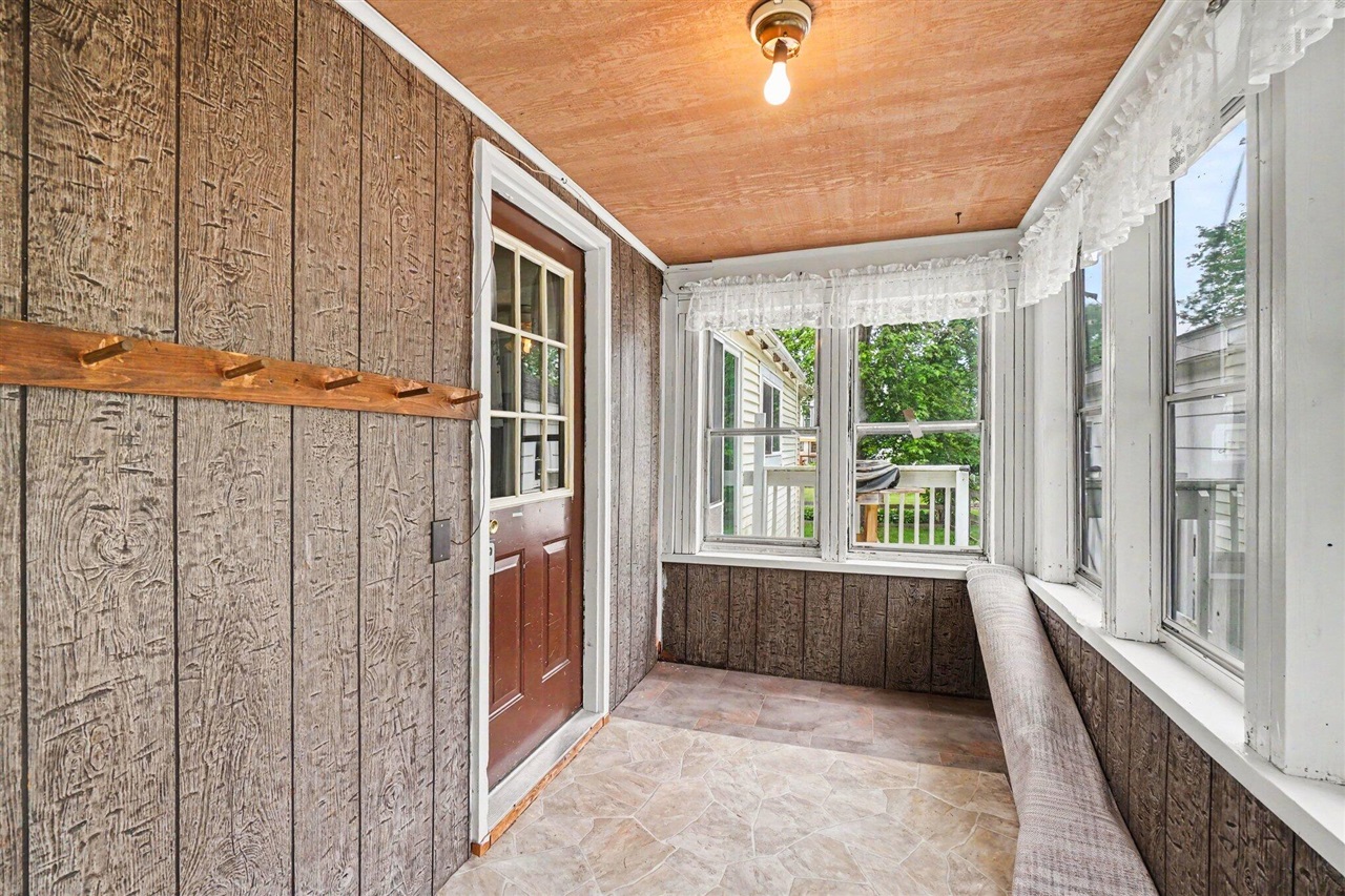 312 Mechanic Street Stockbridge, MI 49285 - Photo 3 of 16