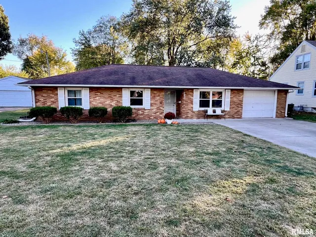 $130,000 | 107 East Michigan Avenue, Jacksonville, IL 62650