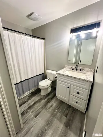 $130,000 | 107 East Michigan Avenue, Jacksonville, IL 62650