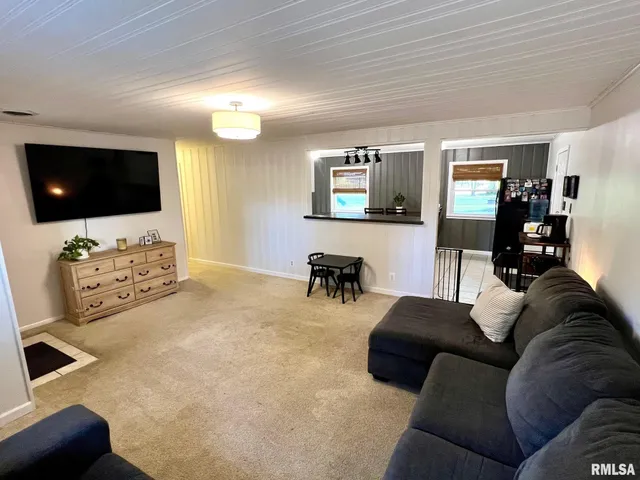 $130,000 | 107 East Michigan Avenue, Jacksonville, IL 62650