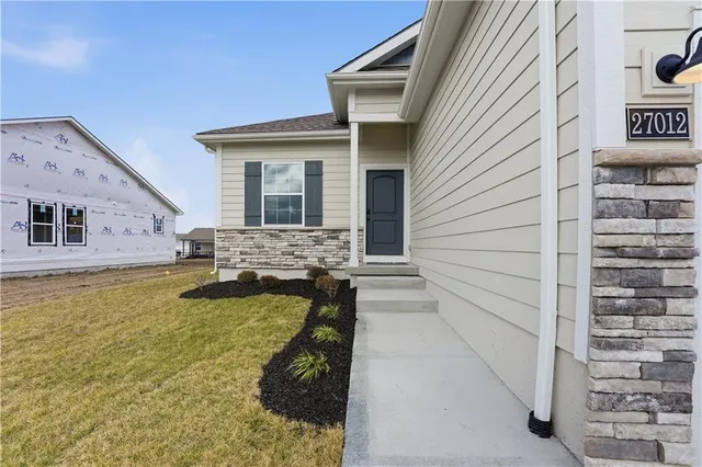 $337,852 | 12428 South Aspen Lane, Lee's Summit, MO 64086
