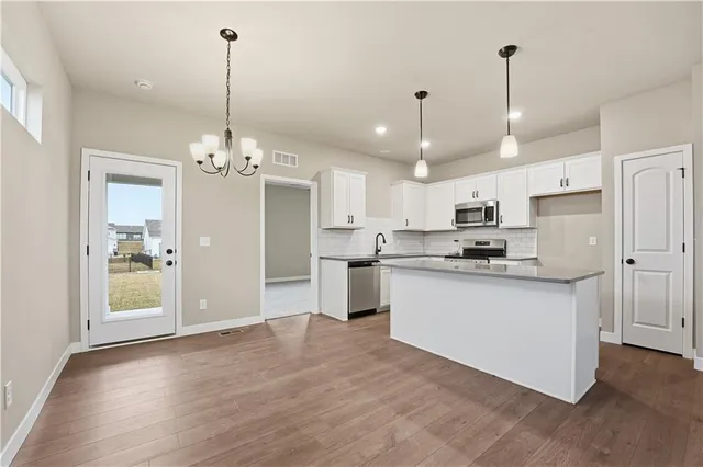 $337,852 | 12428 South Aspen Lane, Lee's Summit, MO 64086