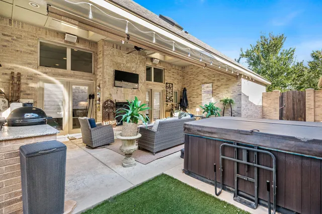 a view of outdoor kitchen outdoor kitchen