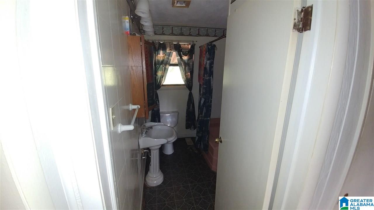 1101 Rhodes Street Anniston, AL 36206 - Photo 15 of 43
