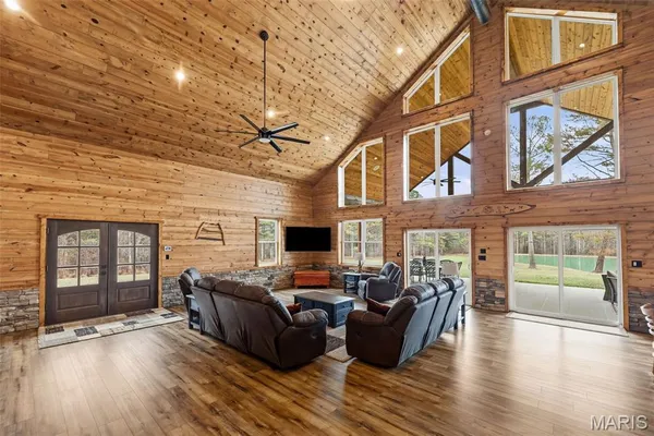 $4,299,000 | 13285 Highway 45, New Burnside, IL 62967