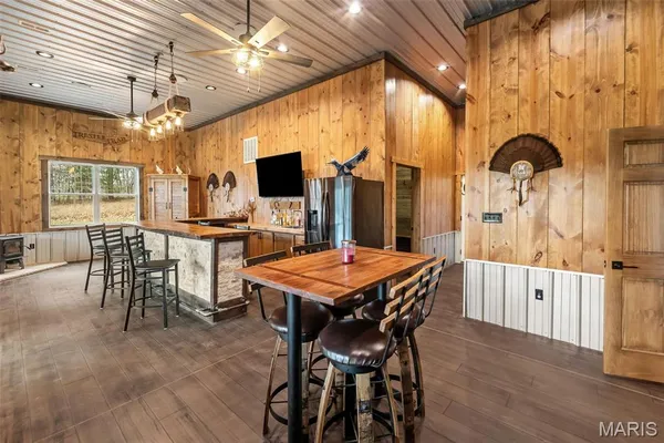 $4,299,000 | 13285 Highway 45, New Burnside, IL 62967