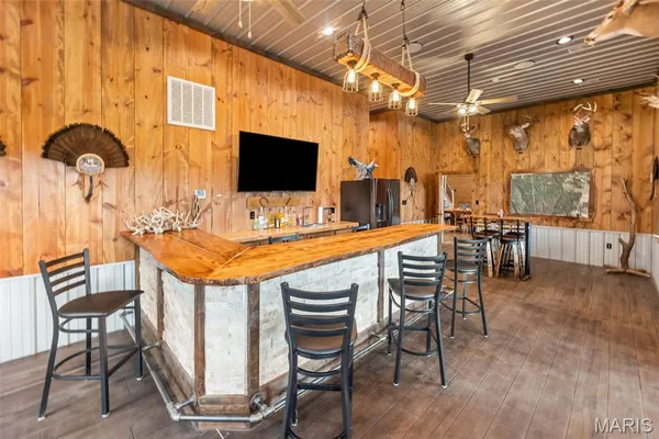 $4,299,000 | 13285 Highway 45, New Burnside, IL 62967