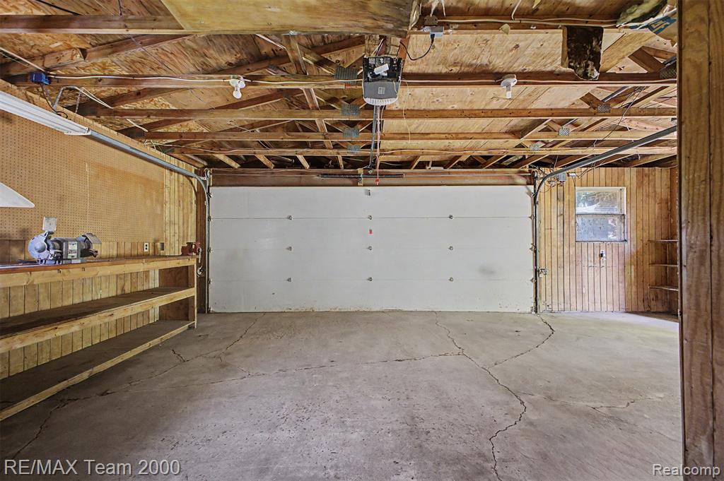 2145 Oakville Waltz Road New Boston, MI 48164 - Photo 32 of 56