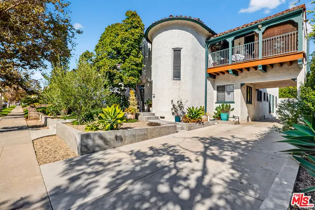 $2,189,000 | 420 North Orange Drive, Los Angeles, CA 90036