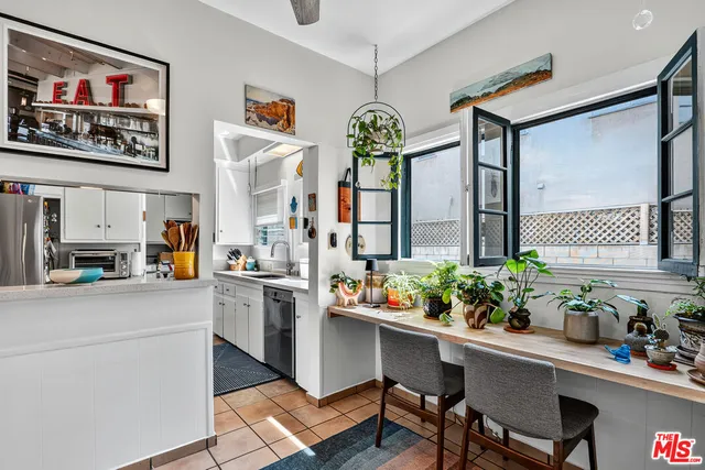 $2,189,000 | 420 North Orange Drive, Los Angeles, CA 90036