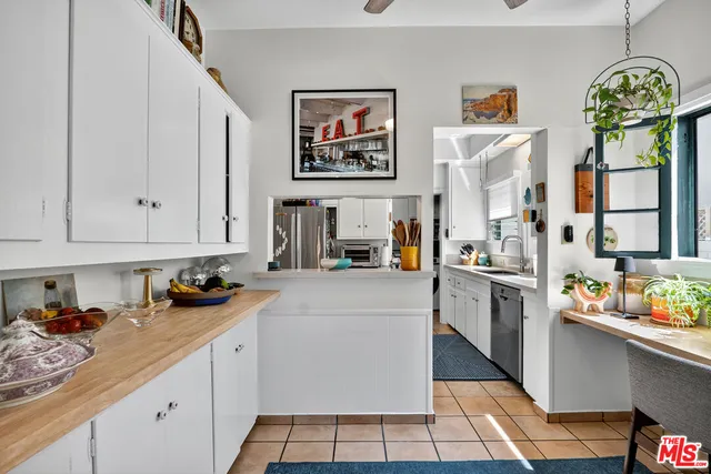 $2,189,000 | 420 North Orange Drive, Los Angeles, CA 90036