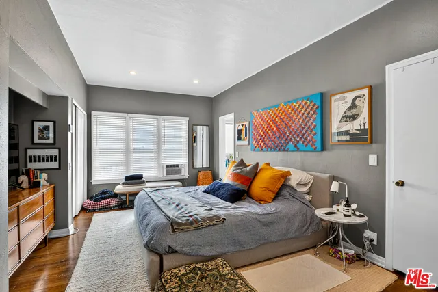 $2,189,000 | 420 North Orange Drive, Los Angeles, CA 90036