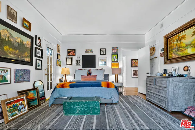 $2,189,000 | 420 North Orange Drive, Los Angeles, CA 90036