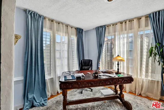 $2,189,000 | 420 North Orange Drive, Los Angeles, CA 90036