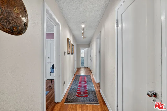 $2,189,000 | 420 North Orange Drive, Los Angeles, CA 90036