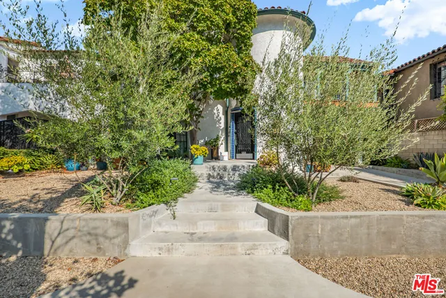 $2,189,000 | 420 North Orange Drive, Los Angeles, CA 90036
